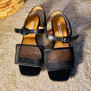 About Arianne Marini Mesh Sandal